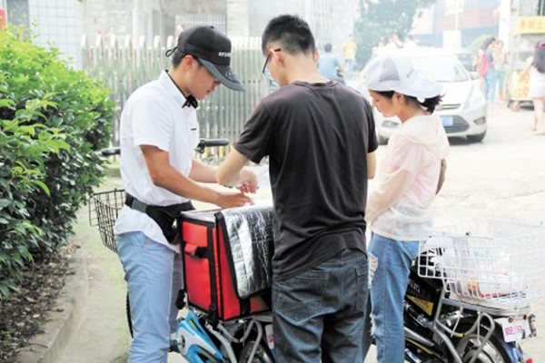 做校园外卖平台服务的利与弊